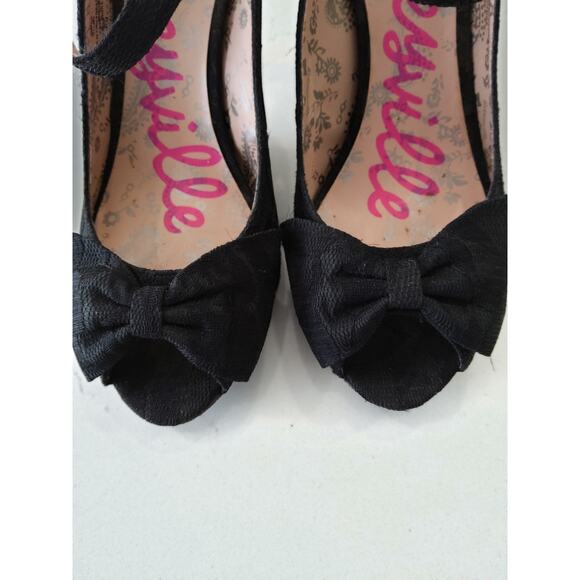 Betsey Johnson Betseyville Lacy Heels PinUp Peep toe bow blk sling Dark Fairy 8 - Picture 4 of 9